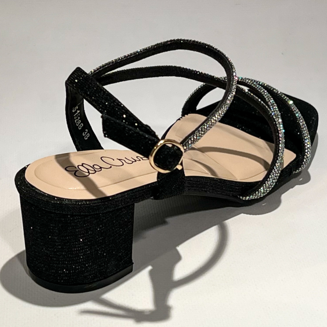 Ella Cruz Zoila 2615288 - Ella Cruz