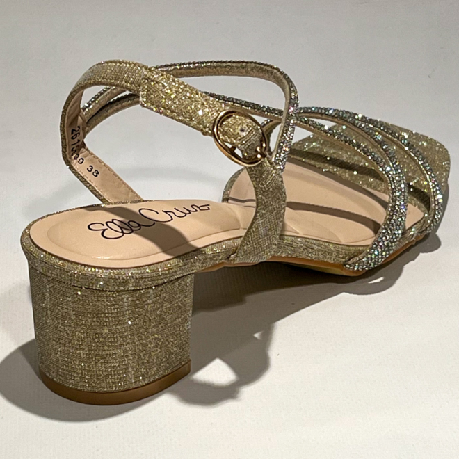 Ella Cruz Zoila 2615289 - Ella Cruz