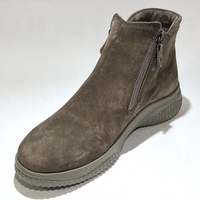 Hartjes 172.1803/30 ETHNO BOOT - Hartjes
