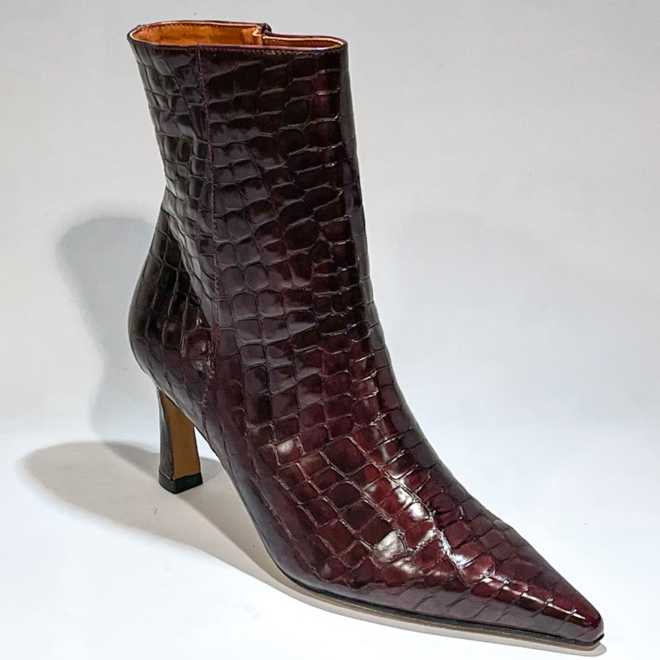 Angel Alarcon 25618 Manati Wine - Angel Alarcon