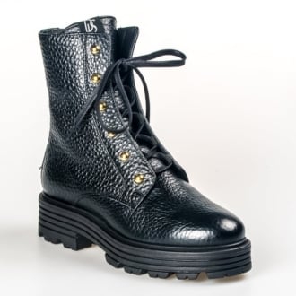 Bent u op zoek naar schoenen, riem of tas? Die kunt u online bestellen bij Ten  Eekelder Schoenen! Kies op de website uw favoriete model en bestel direct!  | Ten Eekelder Schoenen